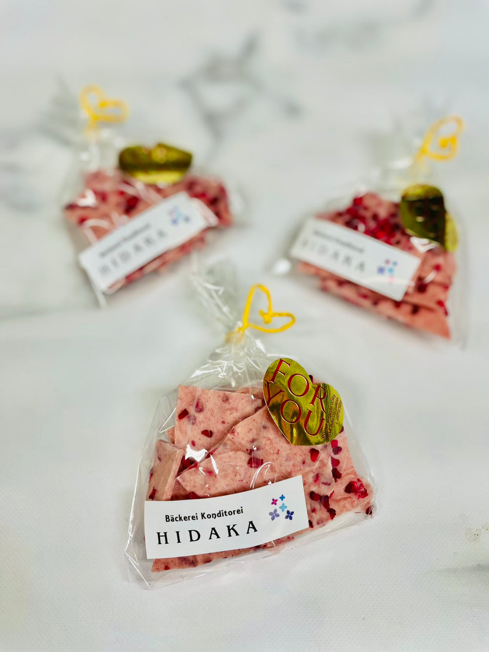 【限定生産】割チョコ いちごな気持ち(木苺&ホワイトチョコレート)\カカオな気持ち(カカオニブ&ミルクチョコレート)