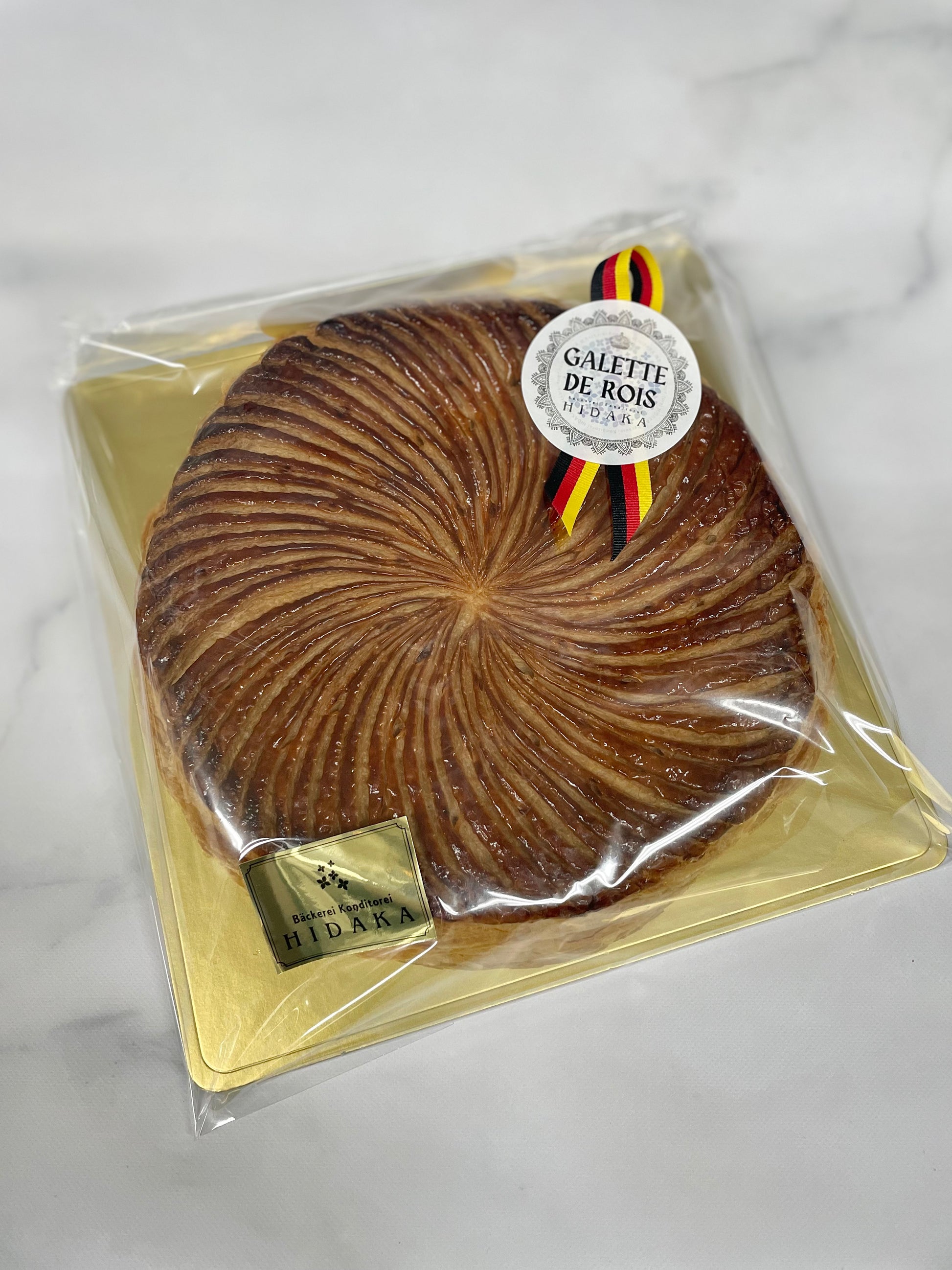 HIDAKAのガレット・デ・ロワ(フェーブとして渋皮栗1個入り HIDAKAのガレット・デ・ロワ(フェーブとして渋皮栗1個入り