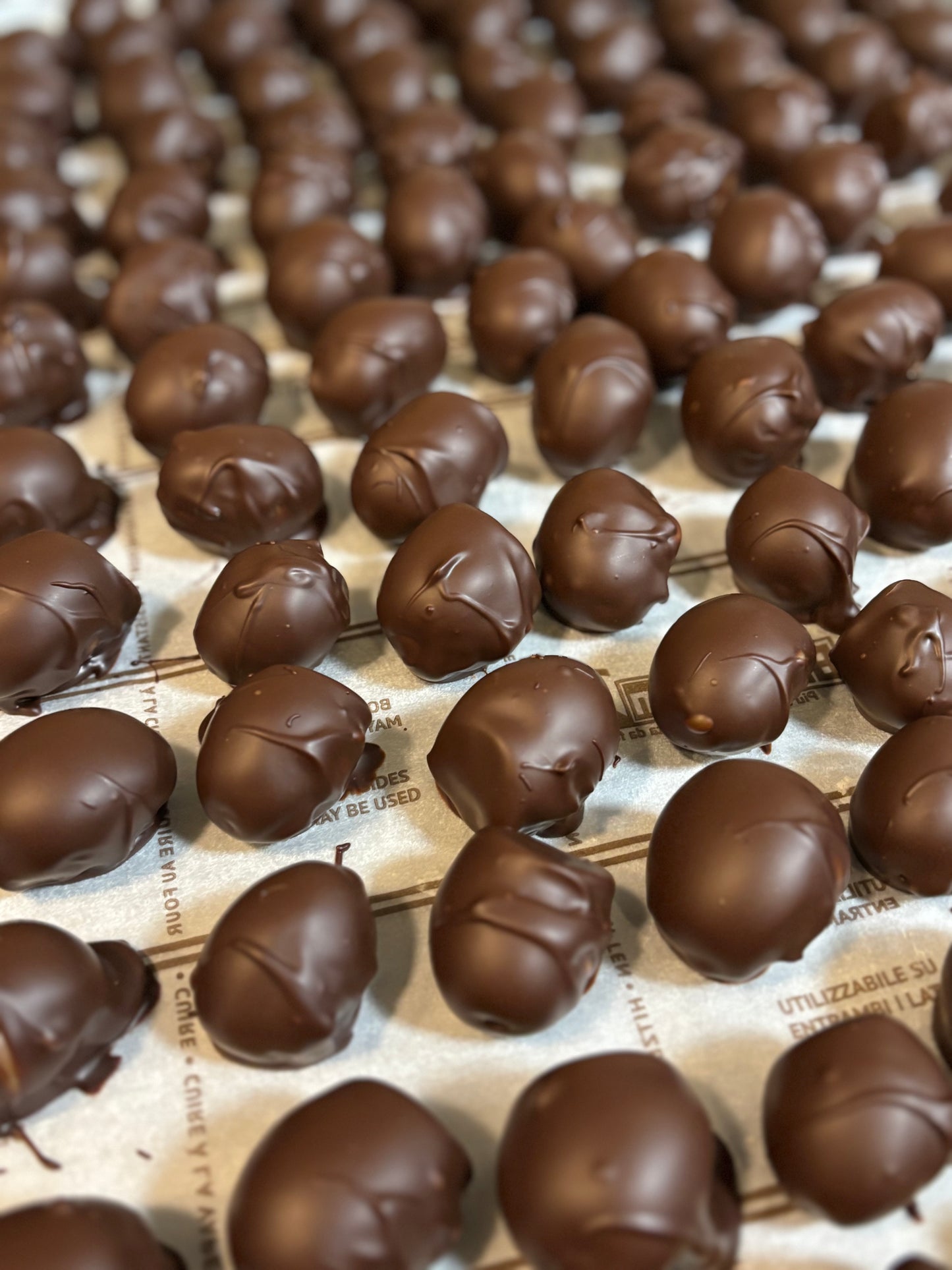 【限定生産】プレミアムシングルBOX(一粒入り）出雲シャインマスカットのボンボンショコラ